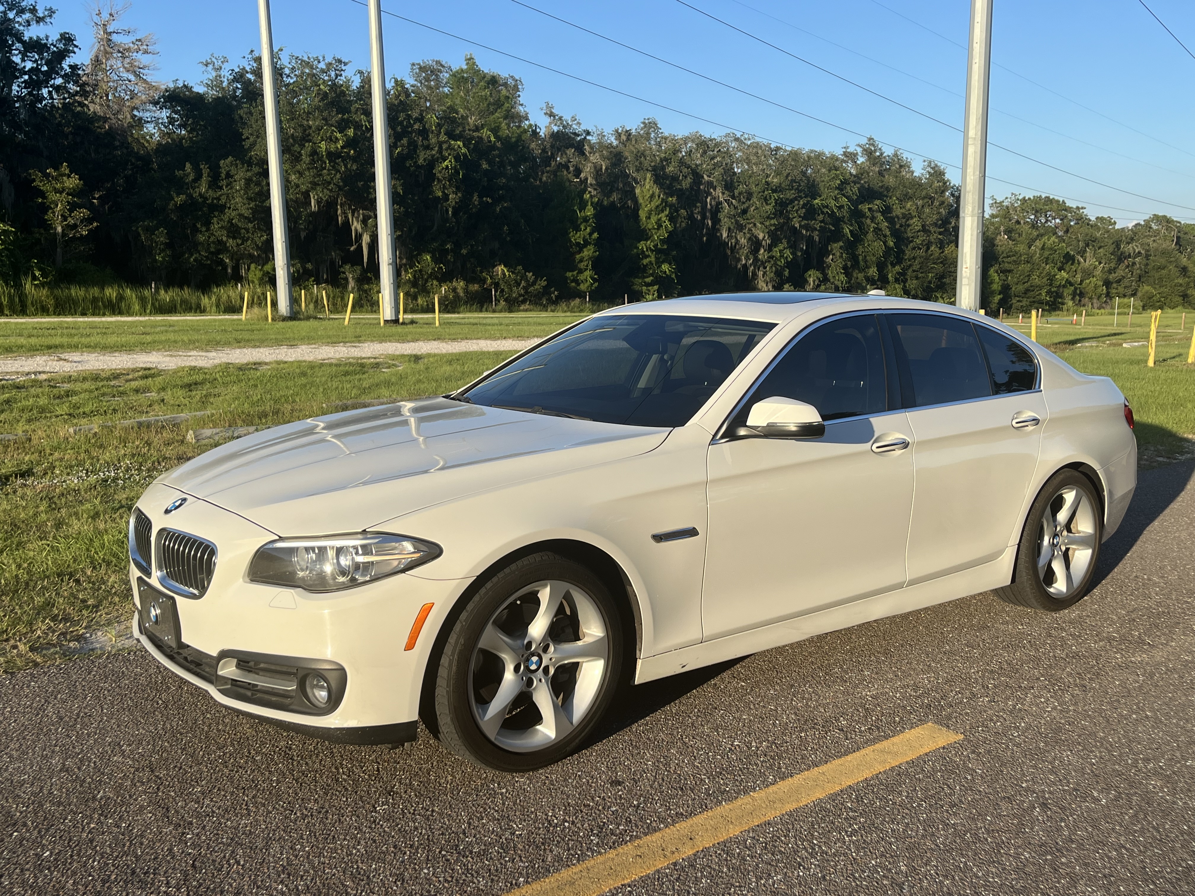 Used 2015 BMW 528i Sedan RWD image 1