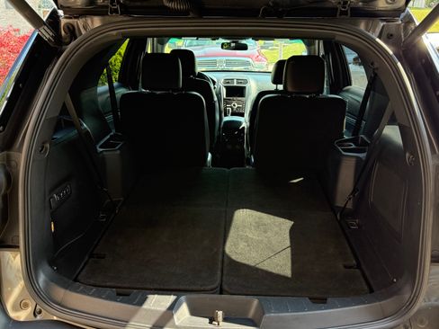 Used 2016 Ford Explorer Limited w/ Equipment Group 301A AWD/4WD image 14
