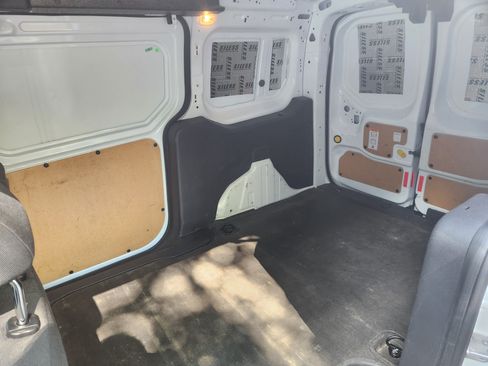 Used 2015 Ford Transit Connect XLT image 6