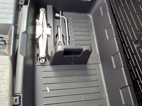 Used 2012 Nissan Juke SL image 9