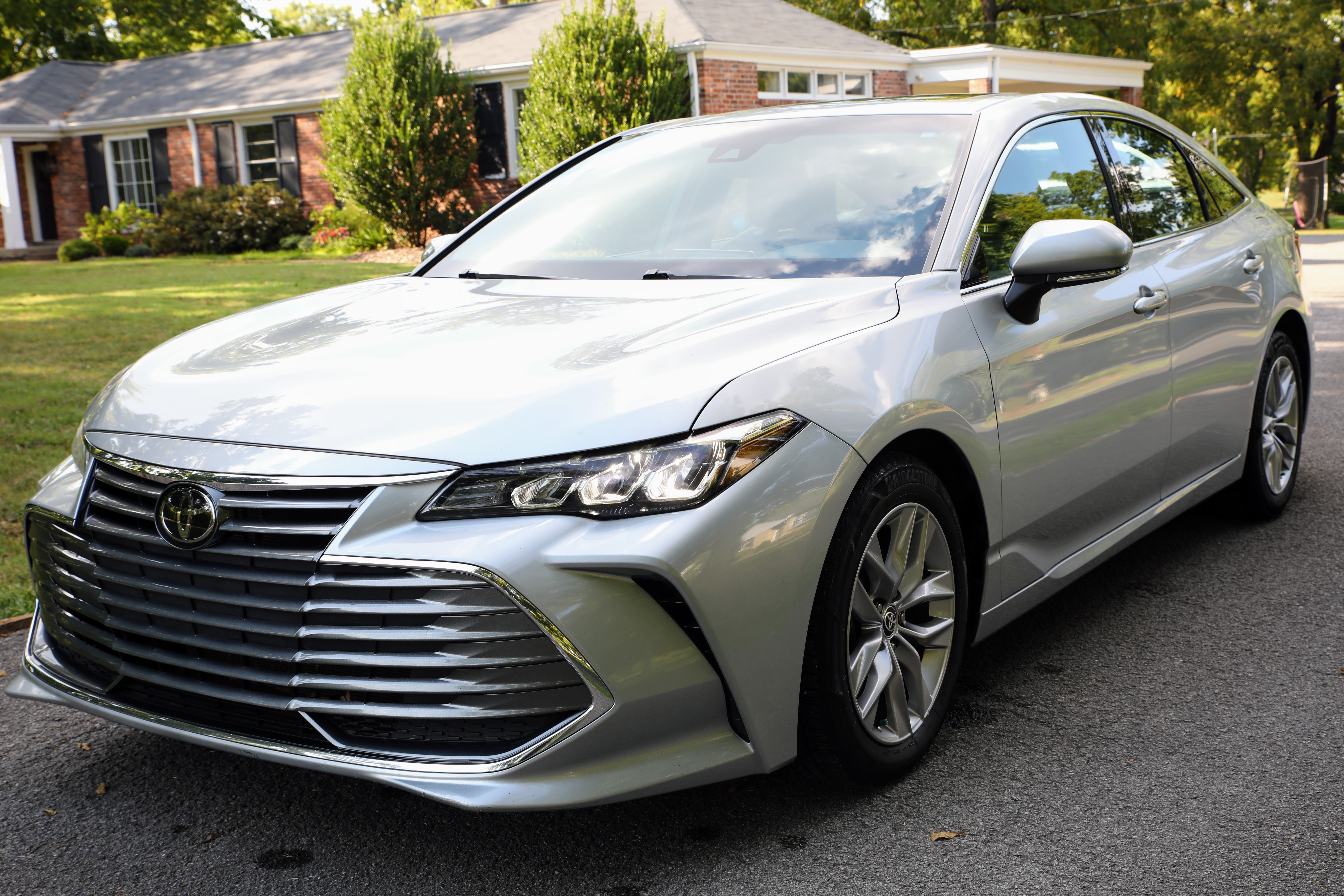 Used 2021 Toyota Avalon XLE w/ Moonroof Package FWD image 10