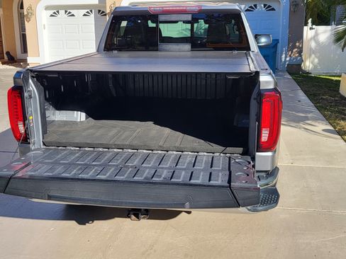 Used 2021 GMC Sierra 1500 SLT w/ SLT Premium Package image 12