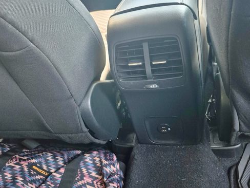 Used 2020 Ford Escape SE image 15