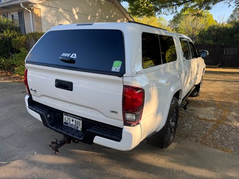 Used 2023 Toyota Tacoma SR5 w/ Technology Package AWD/4WD image 5