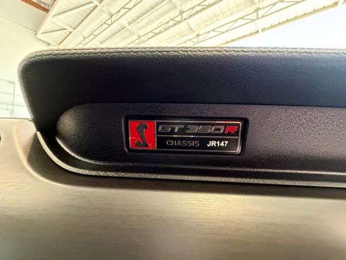 Used 2018 Ford Mustang Shelby GT350R w/ GT350R Equipment Group 920A RWD image 13