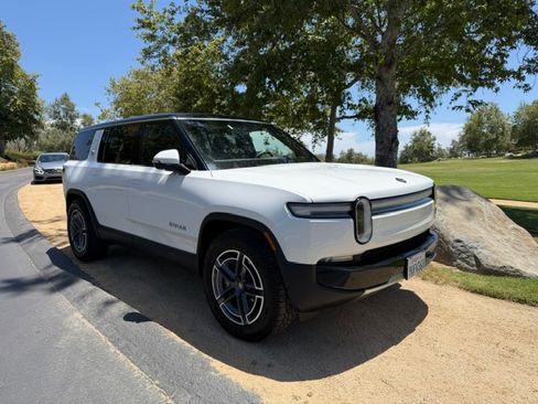 Used 2025 Rivian R1S Adventure AWD/4WD image 1