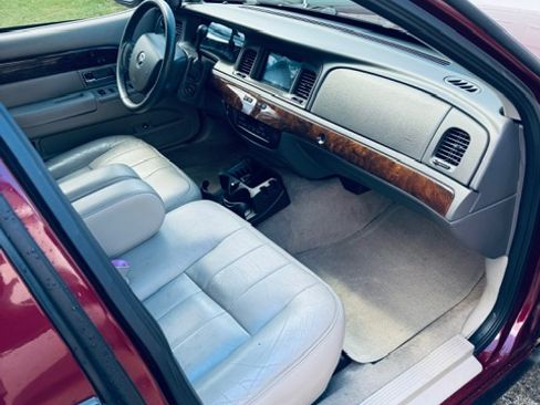 Used 2009 Mercury Grand Marquis LS image 17