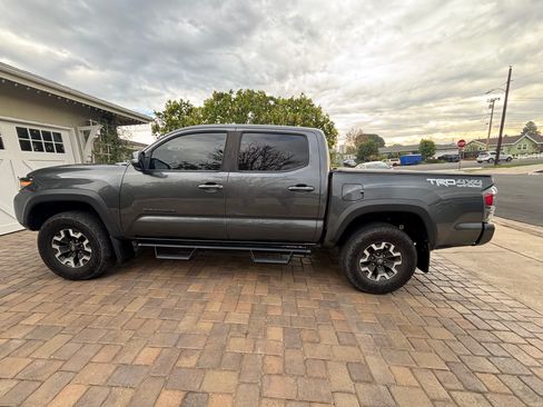 Used 2023 Toyota Tacoma TRD Off-Road image 4
