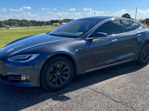 Used 2018 Tesla Model S 75D image 2