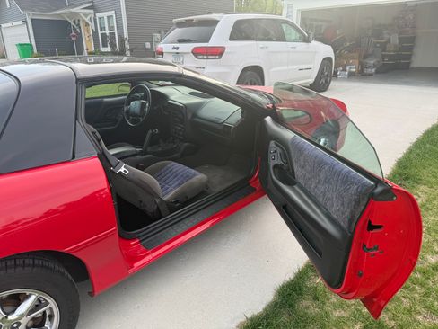Used 2002 Chevrolet Camaro Z28 w/ Preferred Equipment Group 2 RWD image 5