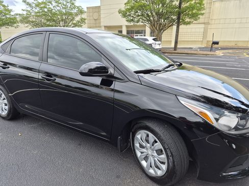 Used 2022 Hyundai Accent SE FWD image 4