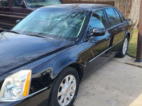 Used 2008 Cadillac DTS image 4