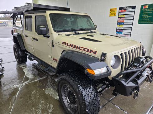 Used 2022 Jeep Gladiator Rubicon w/ Cold Weather Group image 5