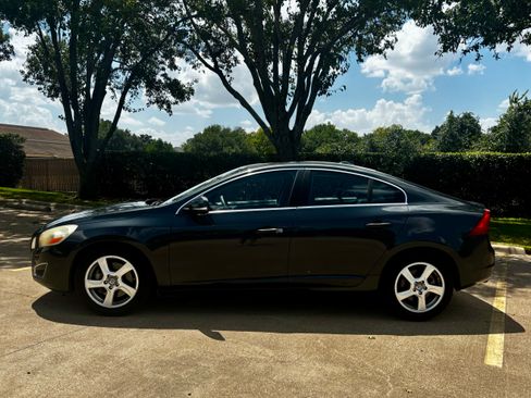 Used 2012 Volvo S60 T5 FWD image 2