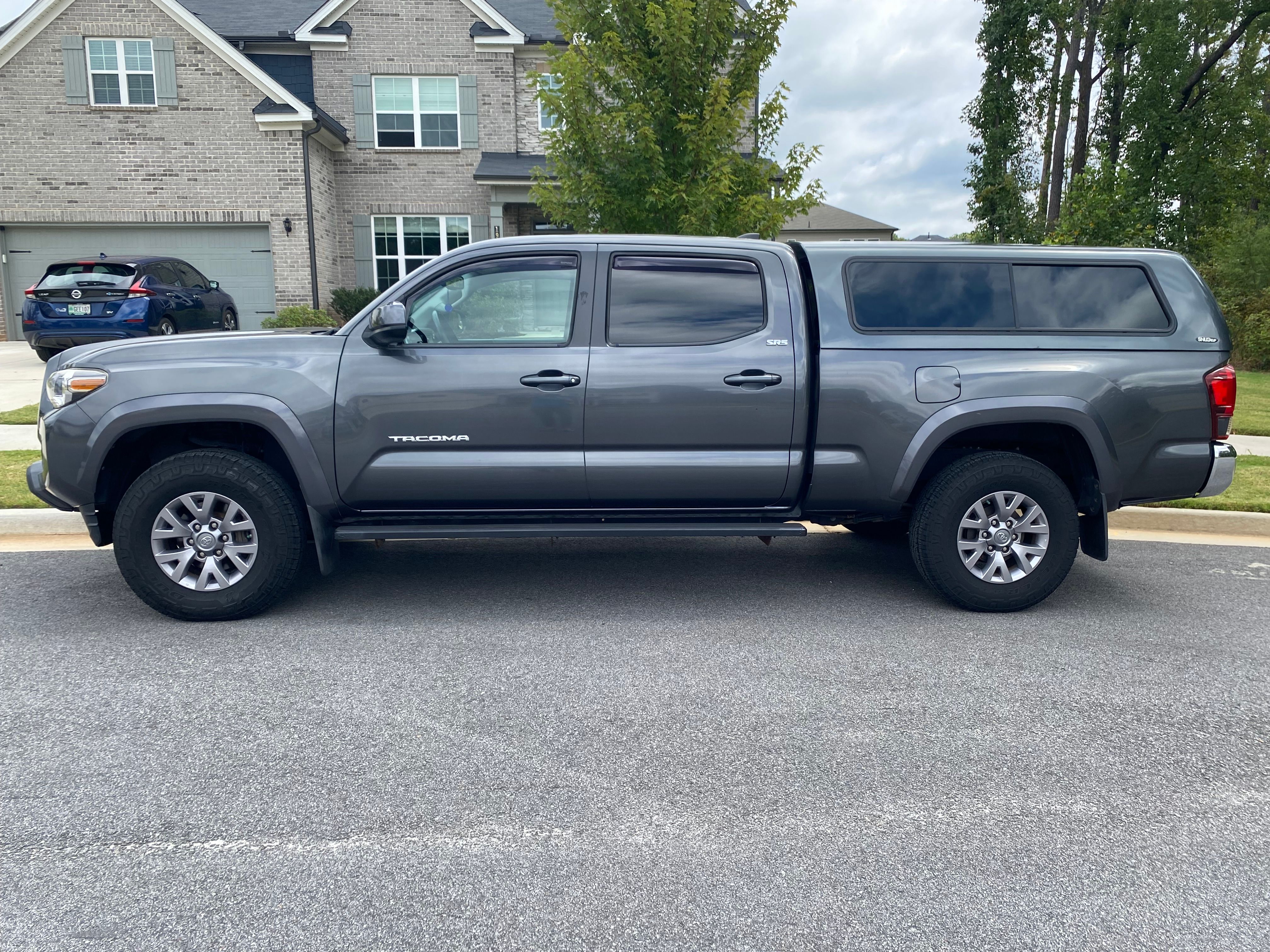 Used 2018 Toyota Tacoma SR5 AWD/4WD image 6