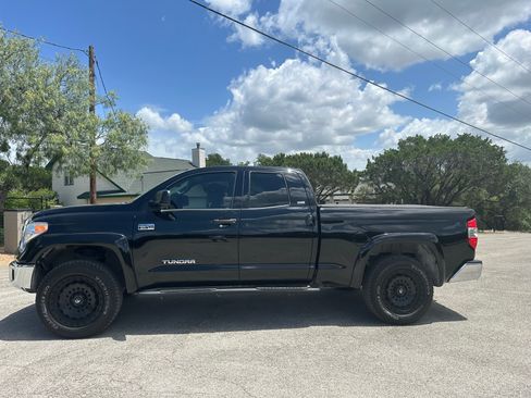 Used 2016 Toyota Tundra SR5 w/ SR5 Upgrade Package AWD/4WD image 5