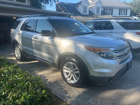 Used 2011 Ford Explorer XLT w/ 202A Rapid Spec Order Code image 1