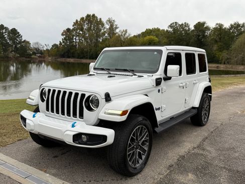 Used 2023 Jeep Wrangler Unlimited Sahara image 21