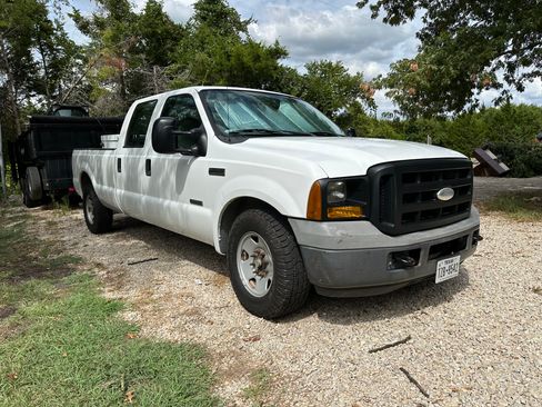 Used 2006 Ford F350 XL image 10