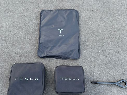 Used 2019 Tesla Model X Performance AWD/4WD image 18