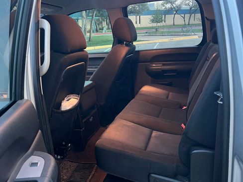 Used 2010 GMC Sierra 1500 SLE w/ Power Pack Plus AWD/4WD image 17
