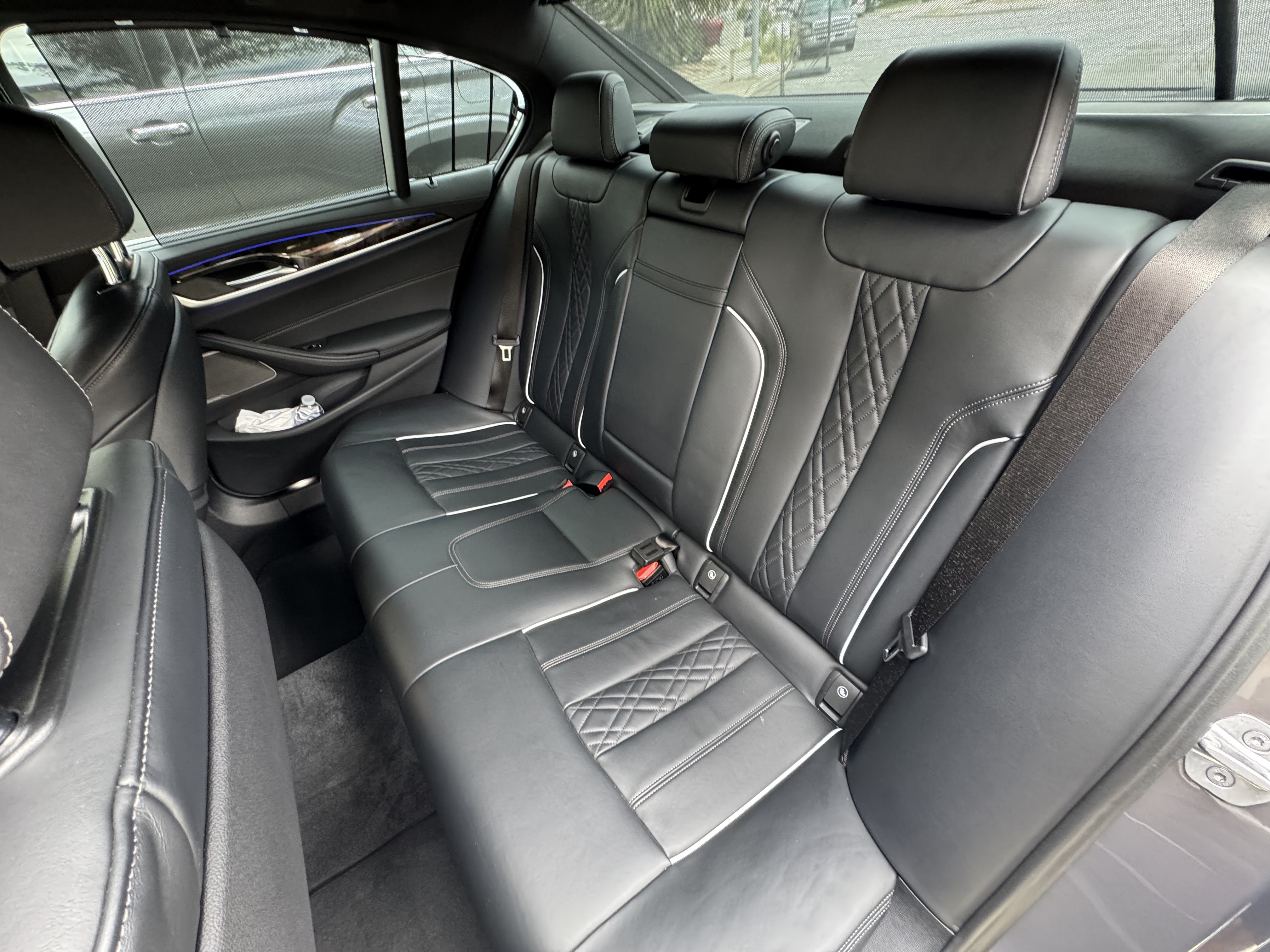 Used 2022 BMW M550i xDrive w/ Executive Package AWD/4WD image 11