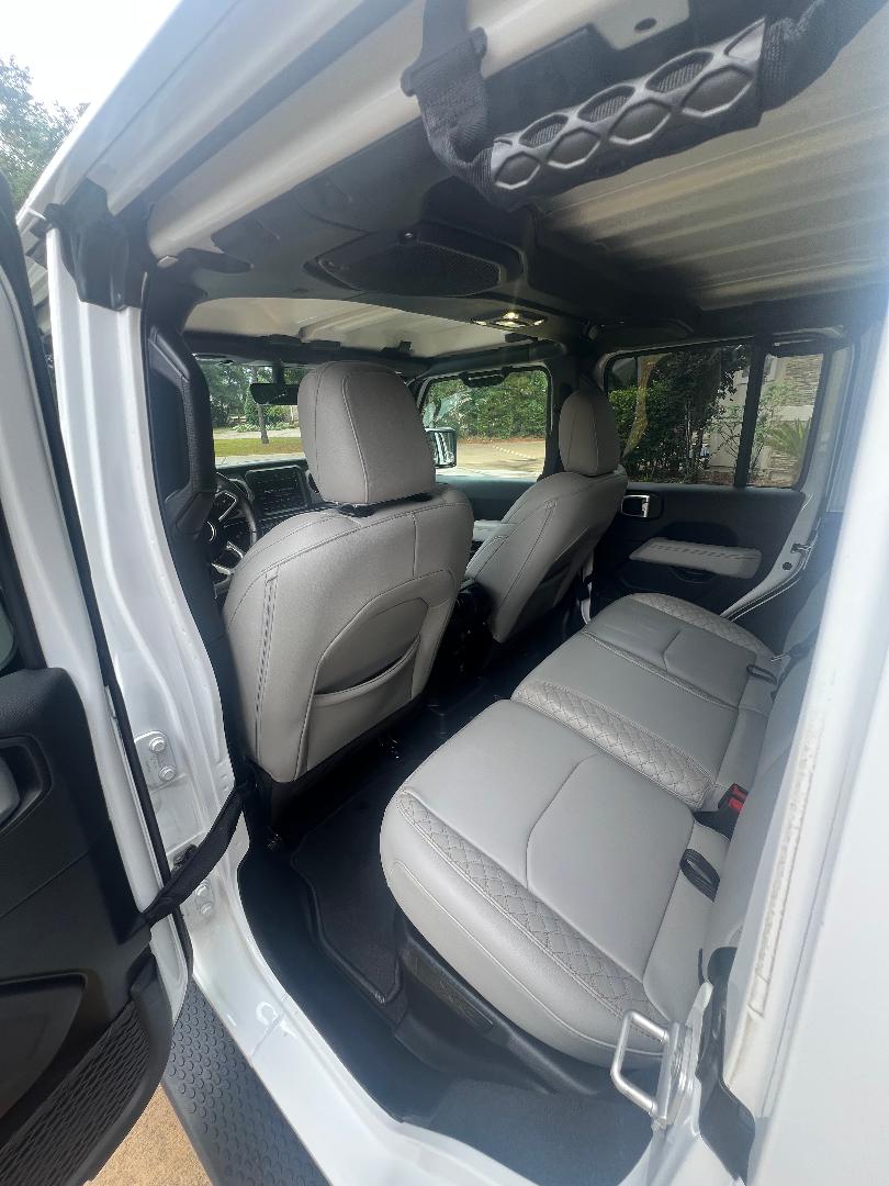 Used 2021 Jeep Wrangler Unlimited Sahara AWD/4WD image 22