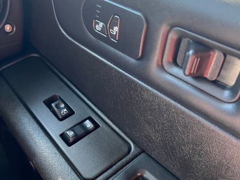 Used 2005 HUMMER H2 Luxury w/ Preferred Equipment Group image 26