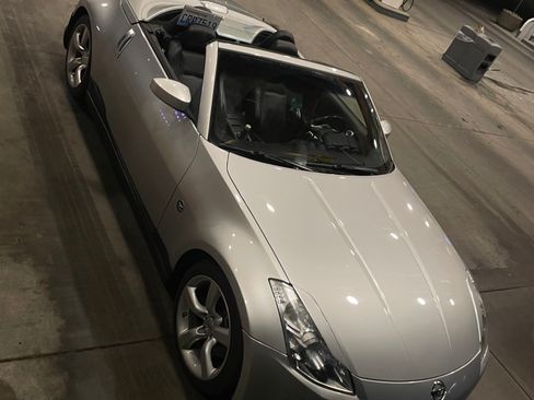 Used 2006 Nissan 350Z Touring image 6
