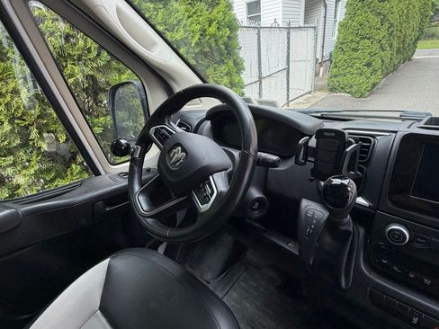 Used 2022 RAM ProMaster 2500 w/ Advanced Safety Group FWD image 9
