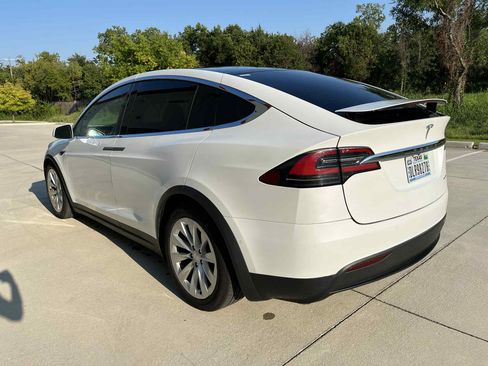 Used 2019 Tesla Model X Long Range image 2