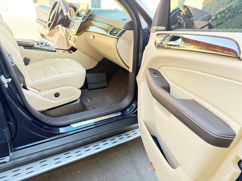 Used 2017 Mercedes-Benz GLS 450 4MATIC image 10