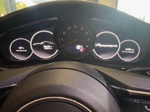 Used 2021 Porsche Panamera image 9