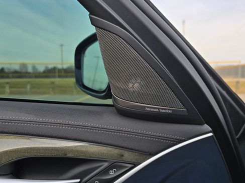 Used 2023 BMW M550i xDrive w/ Executive Package image 12