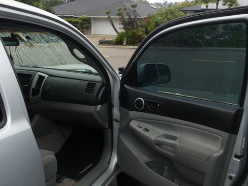 Used 2008 Toyota Tacoma PreRunner image 12