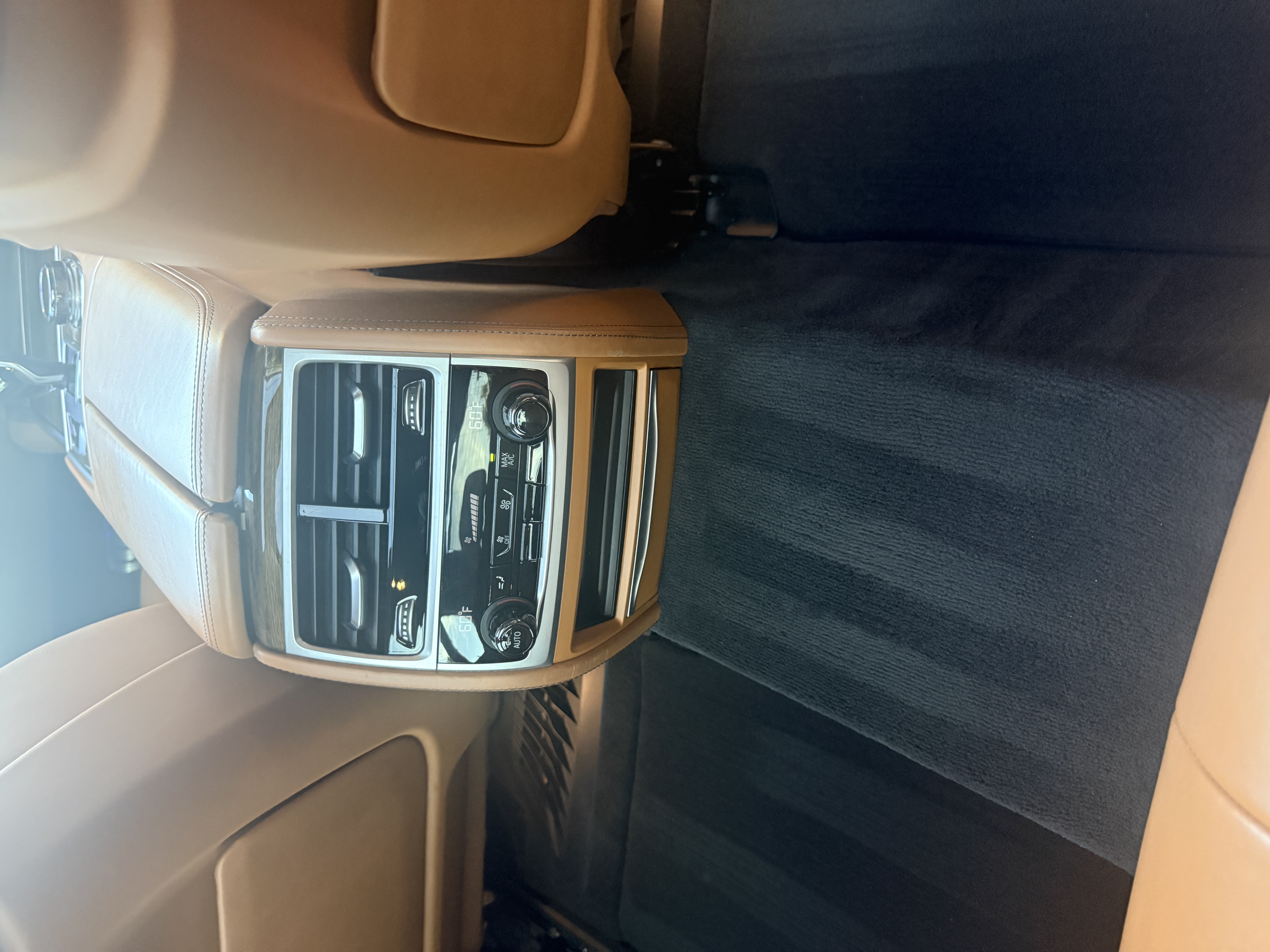Used 2017 BMW 740i RWD image 10