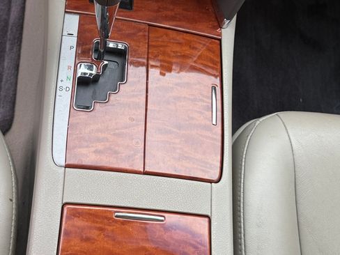 Used 2011 Toyota Camry XLE image 12