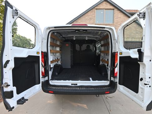 Used 2023 Ford Transit 250 Low Roof w/ Exterior Upgrade Package RWD image 6
