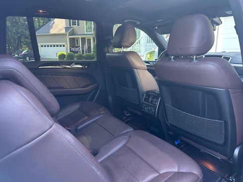 Used 2015 Mercedes-Benz GL 450 4MATIC image 21