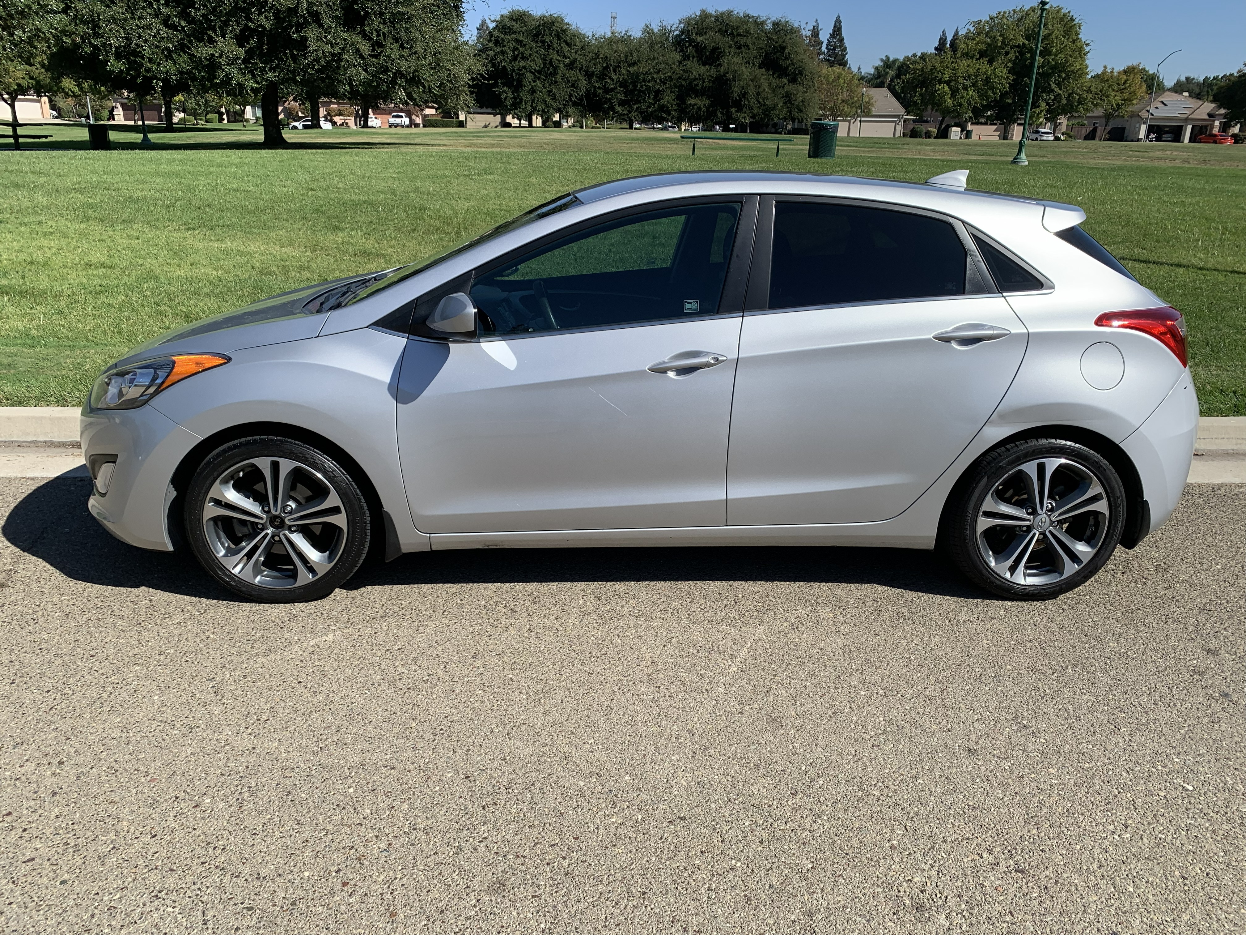 Used 2013 Hyundai Elantra GT FWD image 1