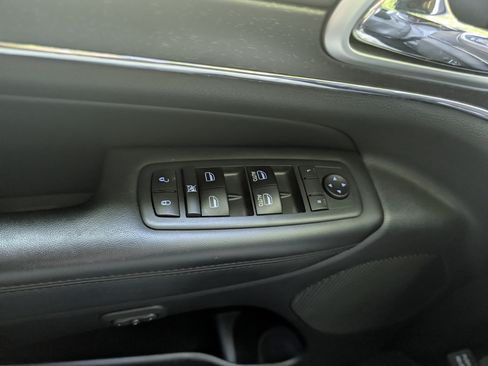 Used 2018 Jeep Grand Cherokee Limited AWD/4WD image 19