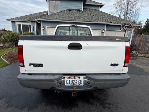 Used 2004 Ford F250 XLT image 9