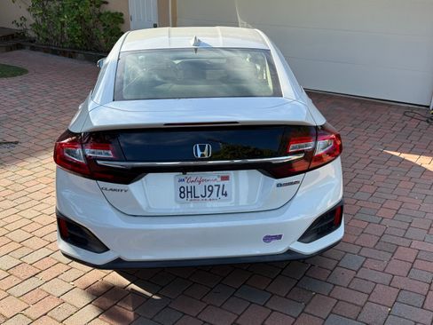 Used 2018 Honda Clarity Plug-In Hybrid image 12