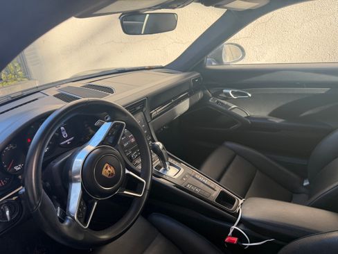 Used 2019 Porsche 911 Carrera image 5