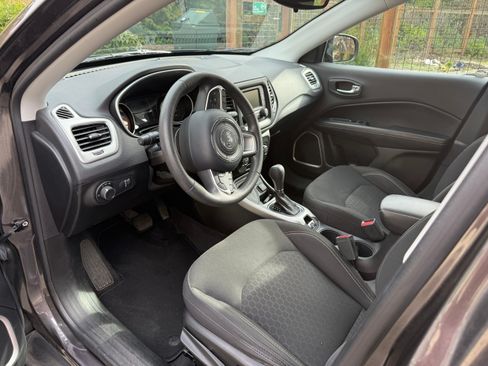 Used 2018 Jeep Compass Sport image 19