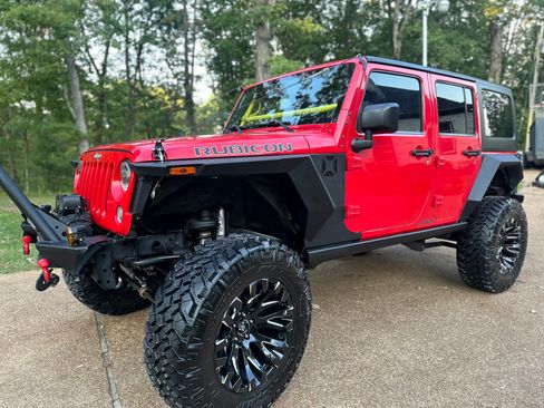 Used 2014 Jeep Wrangler Unlimited Rubicon w/ Max Tow Package AWD/4WD image 1