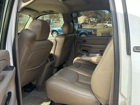 Used 2004 Chevrolet Silverado 2500 LT w/ Skid Plate Package image 4