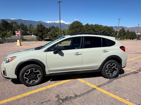 Used 2017 Subaru Crosstrek 2.0i AWD/4WD image 1