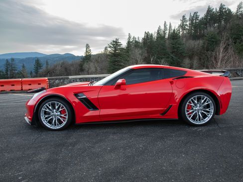 Used 2016 Chevrolet Corvette Z06 w/ 3LZ Preferred Equipment Group image 12