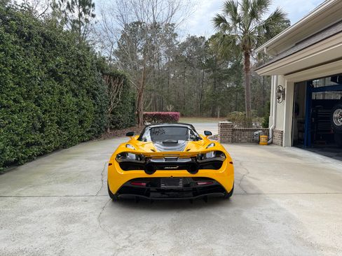 Used 2020 McLaren 720S Spider image 6